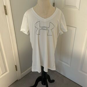 This is a white Under Armor athlete tee shirt in a size medium.